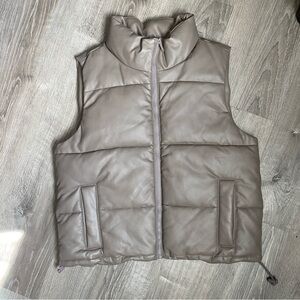 Hollister Puffer Vest
